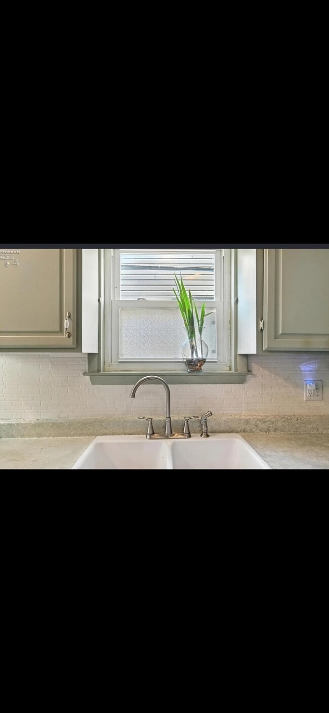 Building Photo - 1412 Prospect St