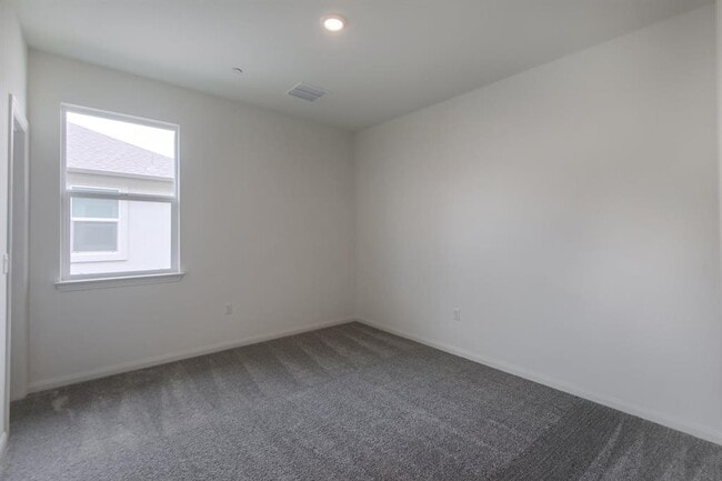 Building Photo - 5204 Watusi Bend