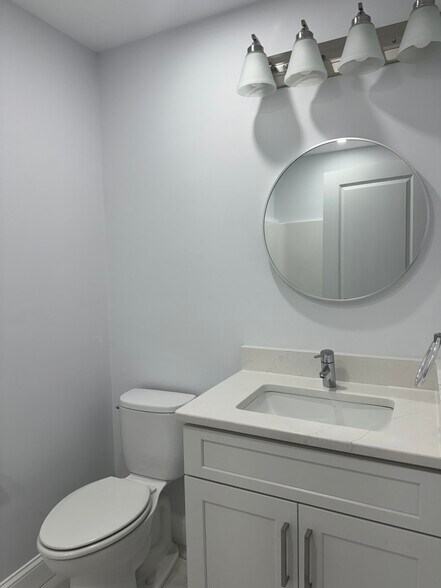 Building Photo - 8 Elton St