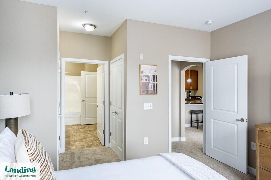 Building Photo - 6115 Tidewater Dr