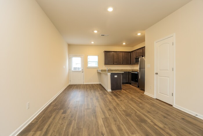 Building Photo - 8073 Logan Dr