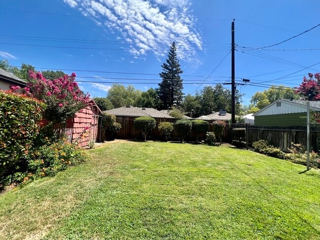 Building Photo - Charming 3 bedroom 2 bath home in Sacramento!