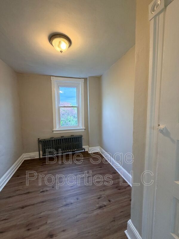 Building Photo - 413 E Baltimore Ave
