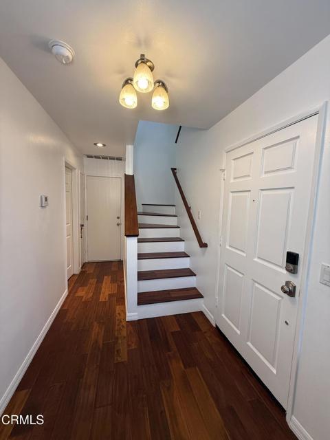 Building Photo - 137 E Scott St