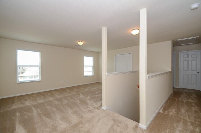Building Photo - 14935 Vinegrove Falls Ct
