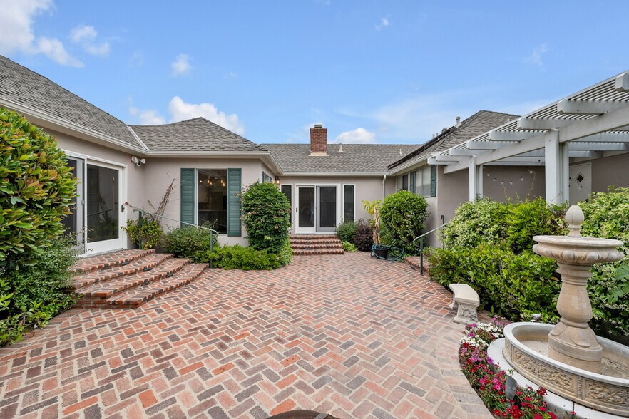 Building Photo - 4722 Forman Ave