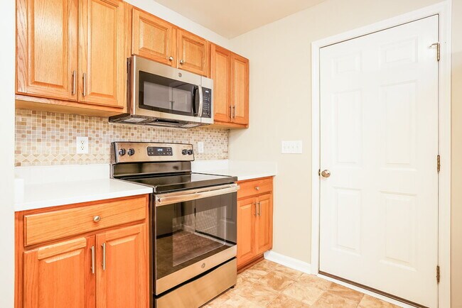 Building Photo - 305 Wood Green Dr