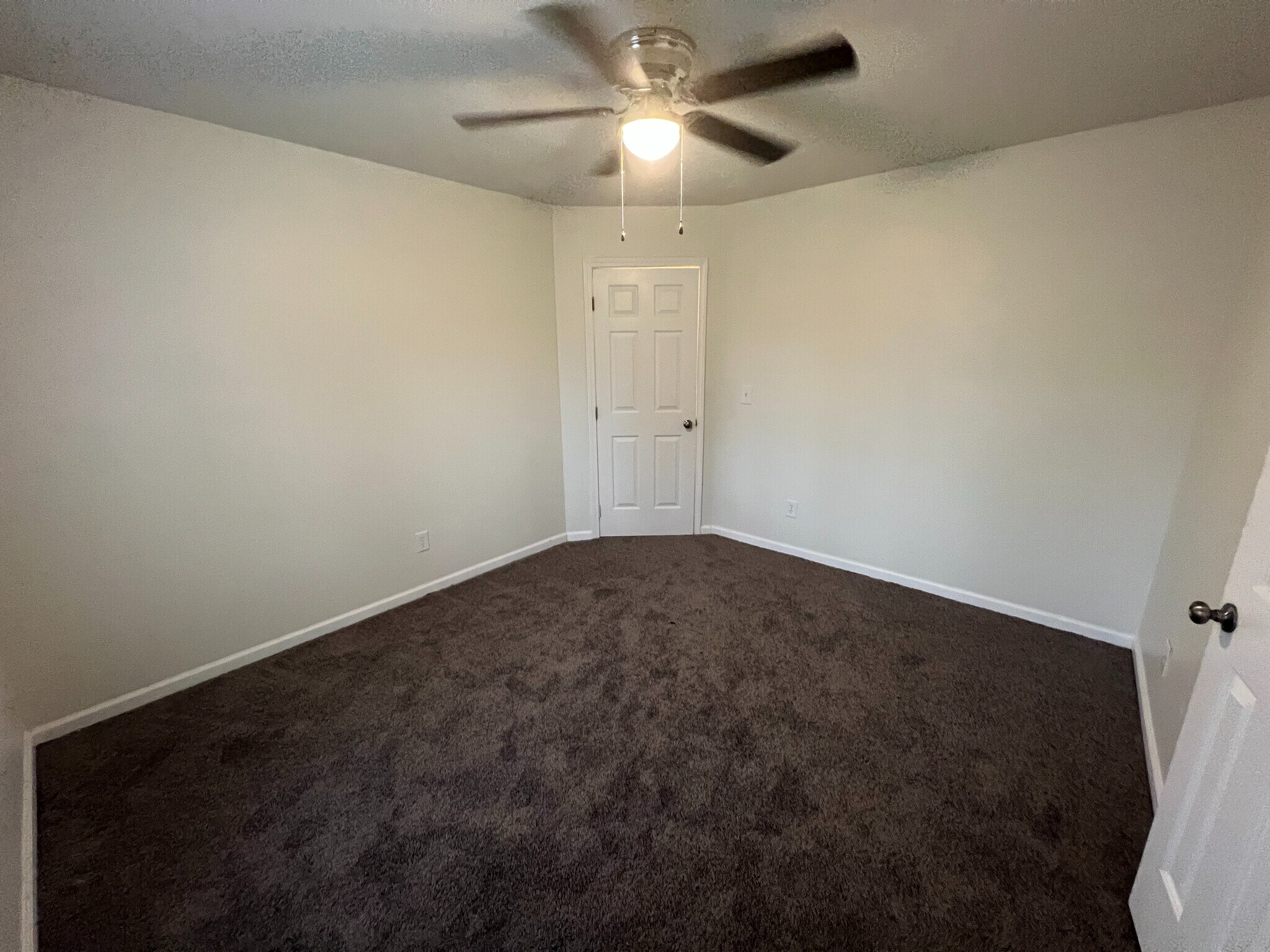 Building Photo - Room in House on Fieldmont Ct