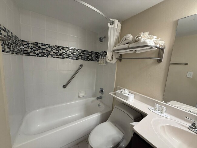 Building Photo - 19201 Collins Ave