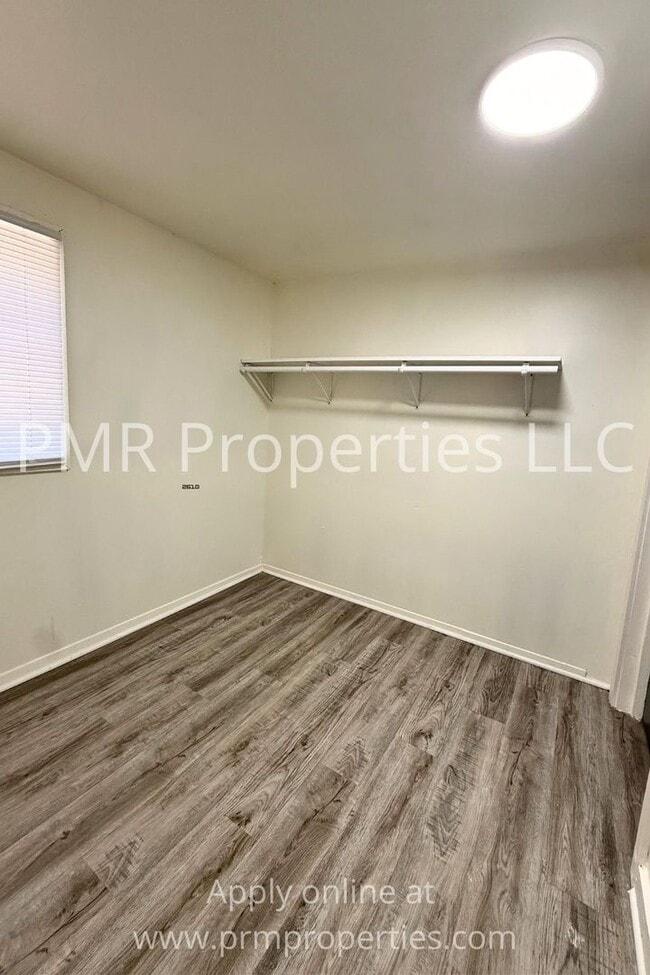 Building Photo - 1 Bedroom / 1 Bathroom House