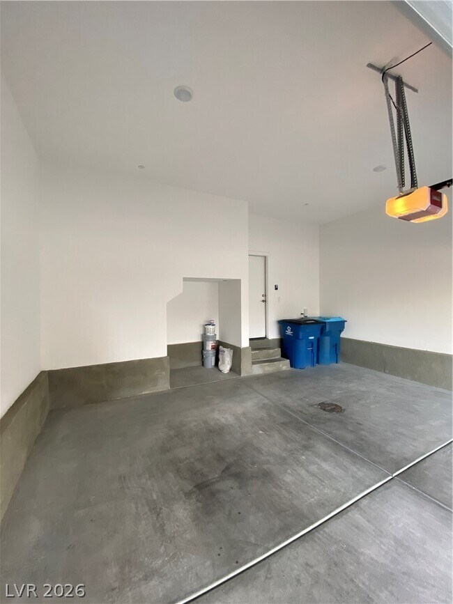 Building Photo - 3211 Centano Ave