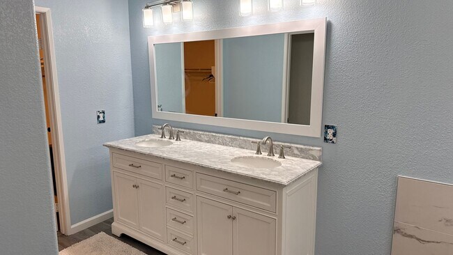 Building Photo - 3 Bed home with RV Parking for Rent in Murrieta