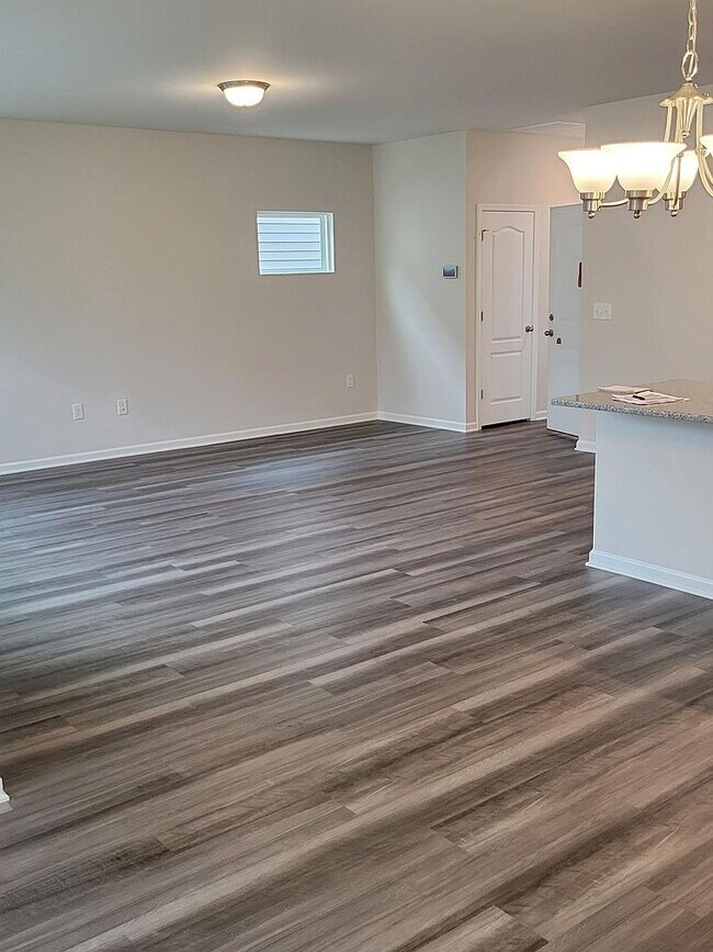 Building Photo - Single Family Home