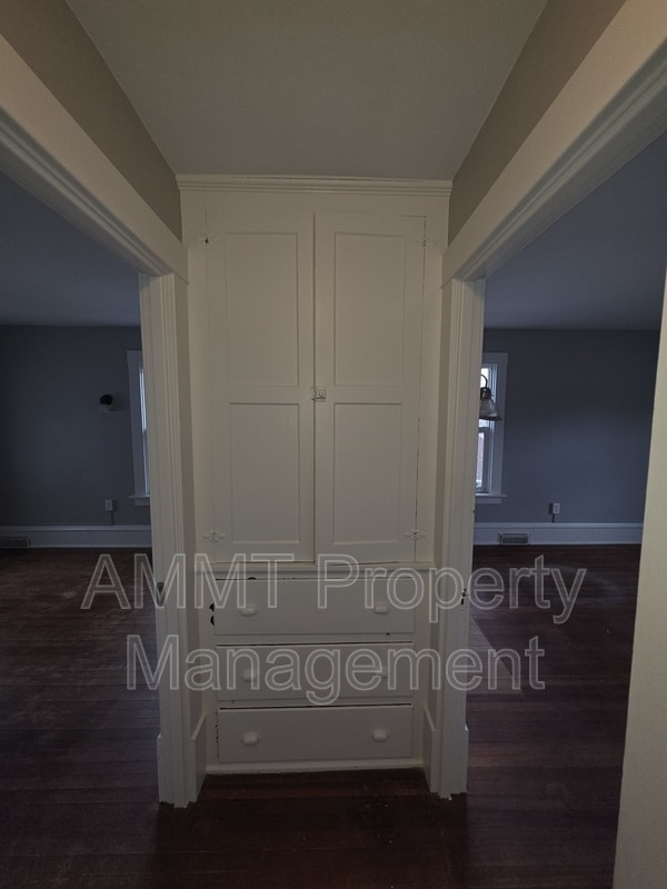 Building Photo - 1837 Grande Ave SE