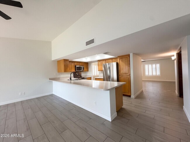 Building Photo - 4222 E Winnetka Dr