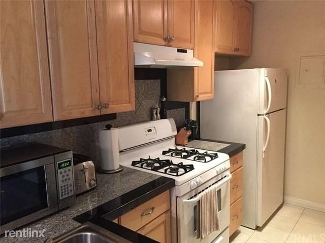 Building Photo - 2 br, 2 bath Condo - 106 Kazan St