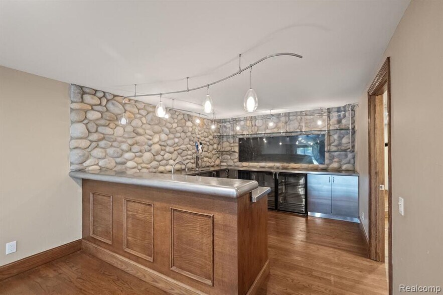 Building Photo - 3782 Pine Lake Knoll Dr
