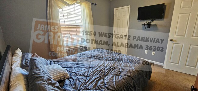 Building Photo - 312 Joe Walding Dr