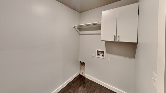 Building Photo - Very Nice 4 bedroom 2.5 bath home with a bonus room in Edmond schools