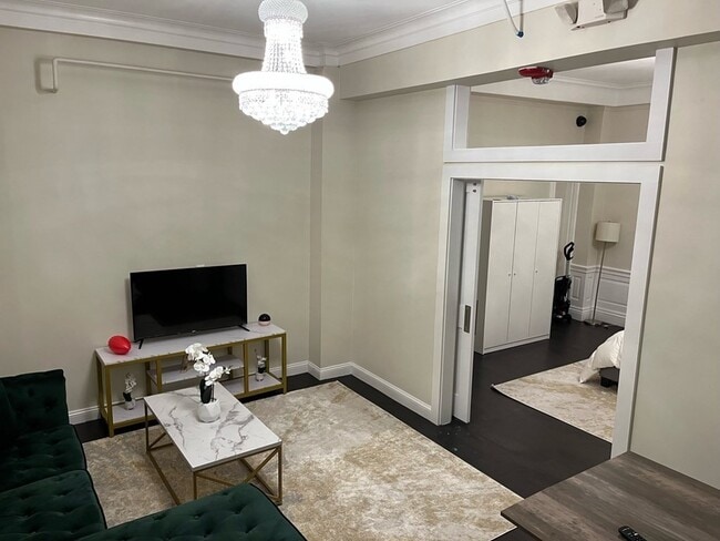 Building Photo - 469 Commonwealth Ave