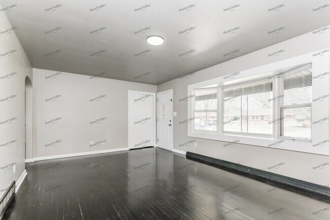 Building Photo - 718 Bristol Rd