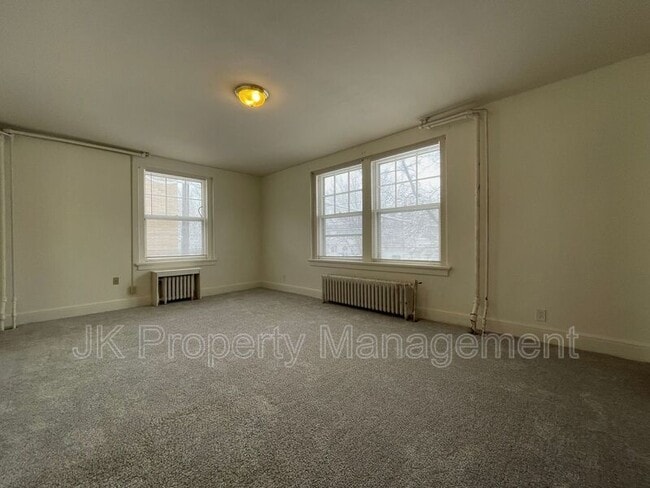 Building Photo - 310 5th St N