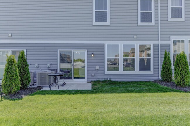 Building Photo - 8362 Kannon Dr