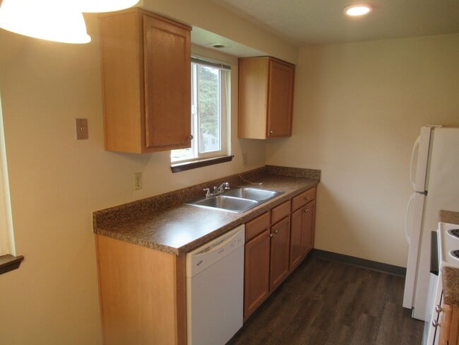 Building Photo - 3351 Willow Ct SE