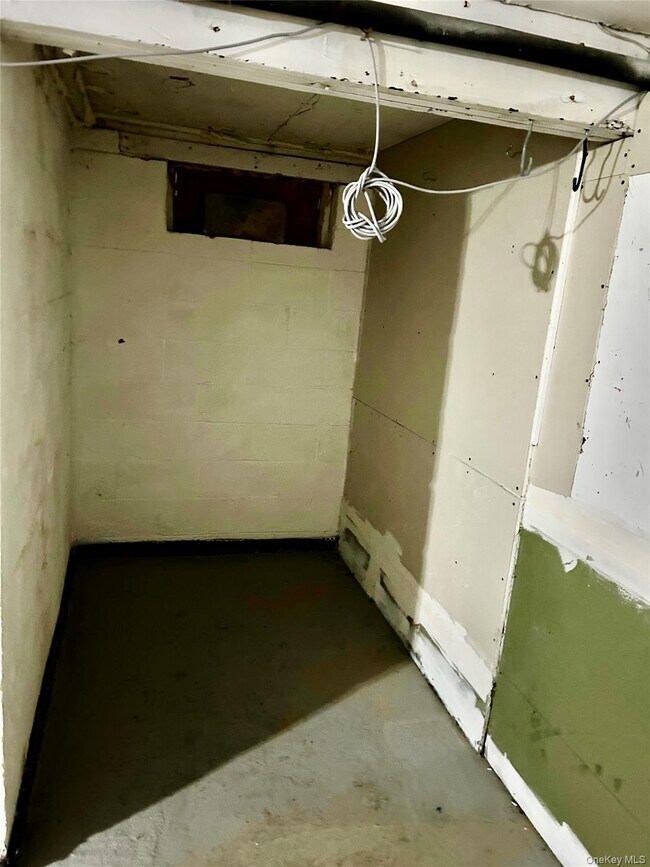 Building Photo - 102 Overocker Rd