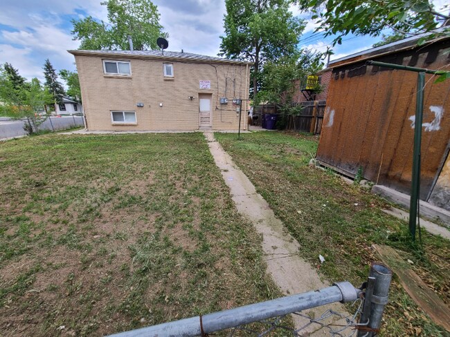 Building Photo - 3155 W Ohio Ave