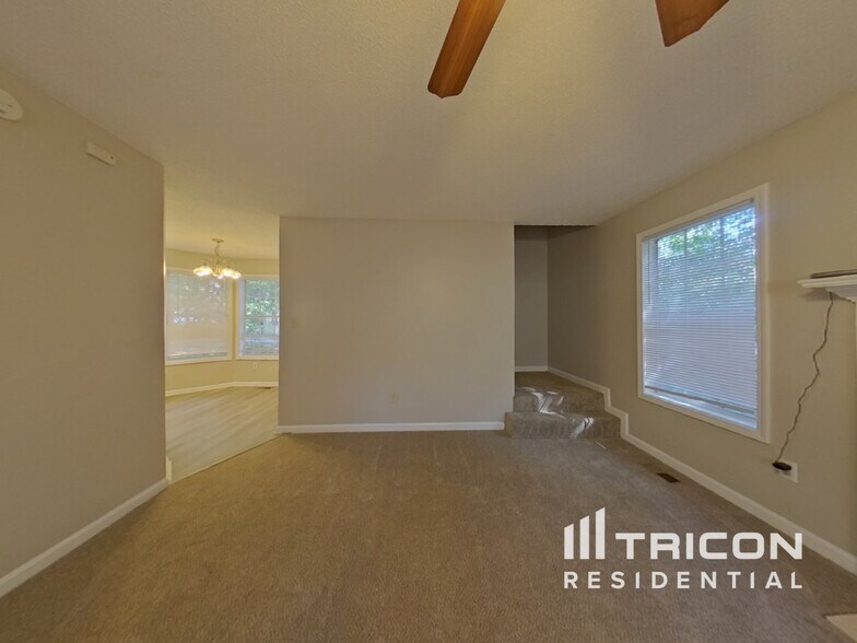 Building Photo - 6300 Holborne Ln