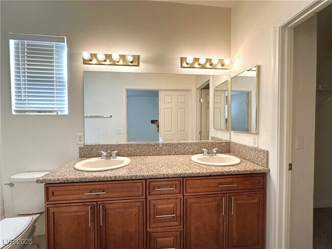 Building Photo - 2610 Rimpacific Cir