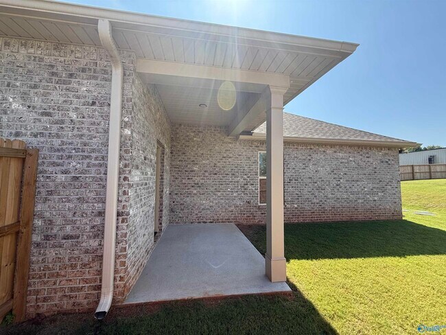 Building Photo - 24008 Quints Dr