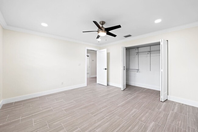 Building Photo - Naples Park - 3 Bedroom, 2 Bathroom - Annual Rental