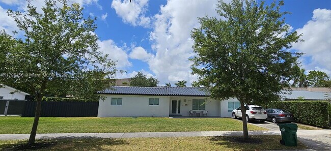 Building Photo - 10901 SW 107th Ave