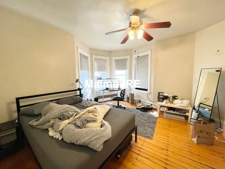 Building Photo - 19 Sachem St