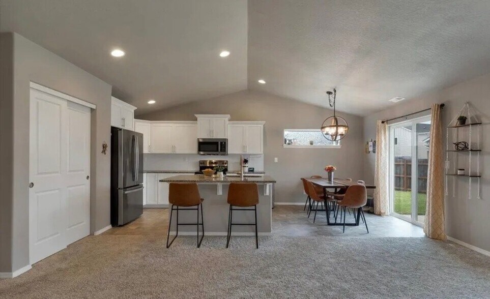 Building Photo - 2271 Cheadle Lk Ct