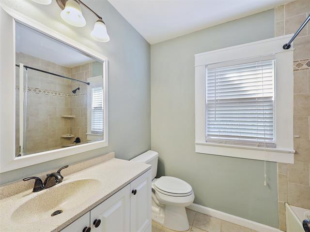 Building Photo - 105 E Hunt St