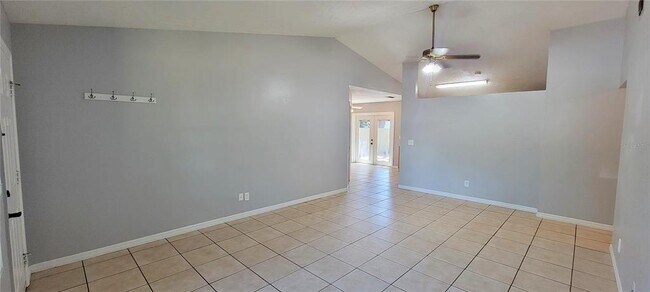 Building Photo - 3214 W Van Buren Dr