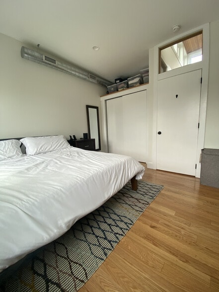 Master Bedroom - 2010 S Philip St