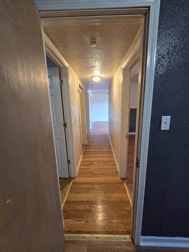 Building Photo - 507 St Robert Dr