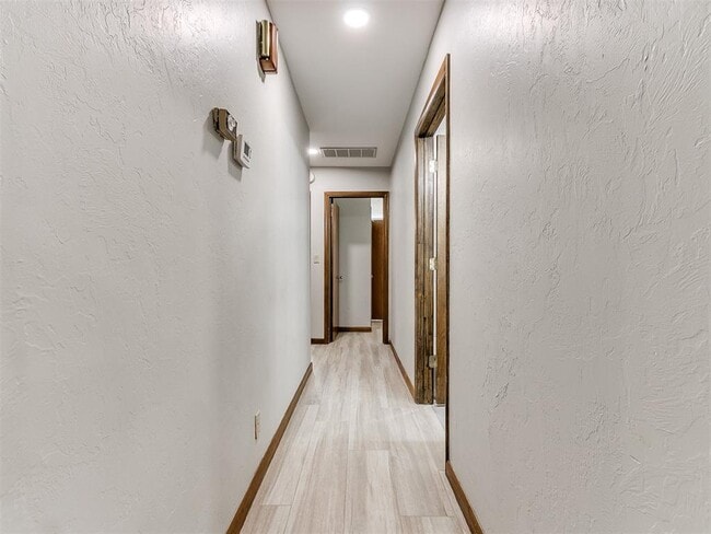 Building Photo - 2641 Osborne Dr