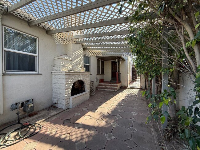 Building Photo - 4625 Cajon Way