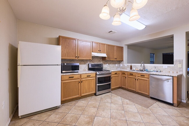 Building Photo - 7205 Alegre Pass