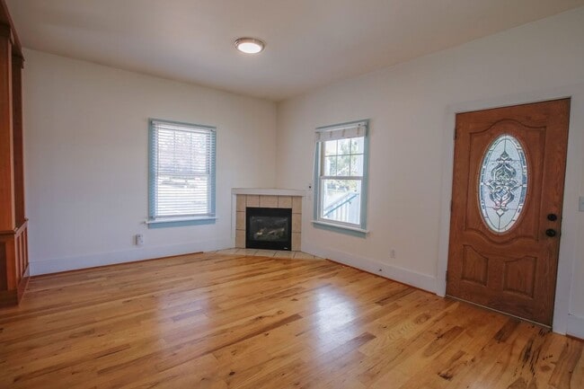 Building Photo - Move-In Now and Enjoy Summertime in Coupev...