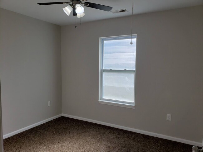 Building Photo - 800 Smith Grove Rd