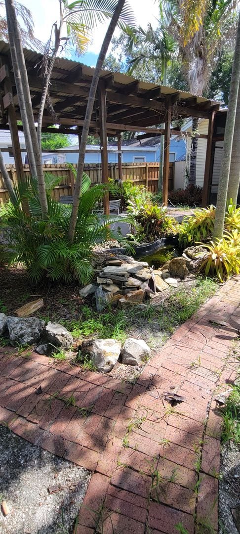 Building Photo - 2 BEDROOM 2 BATH HOME -ST. PETERSBURG - MO...