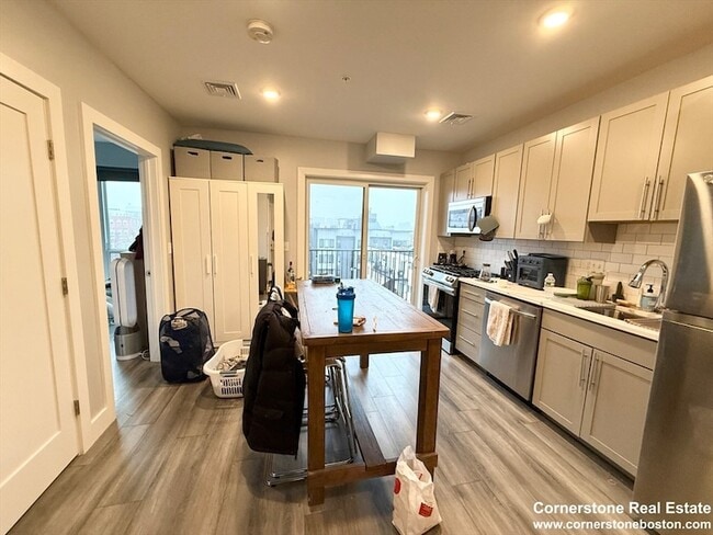 Building Photo - 55 W Fifth St