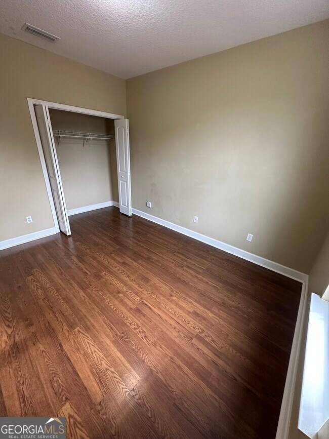 Building Photo - 101 Waters Edge Dr