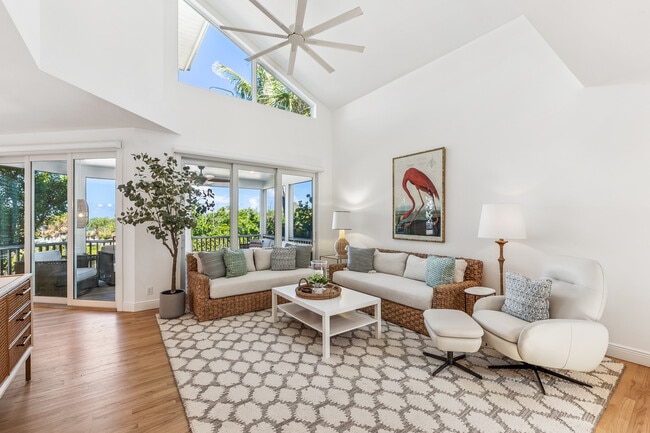 Building Photo - 788 Beach View Dr